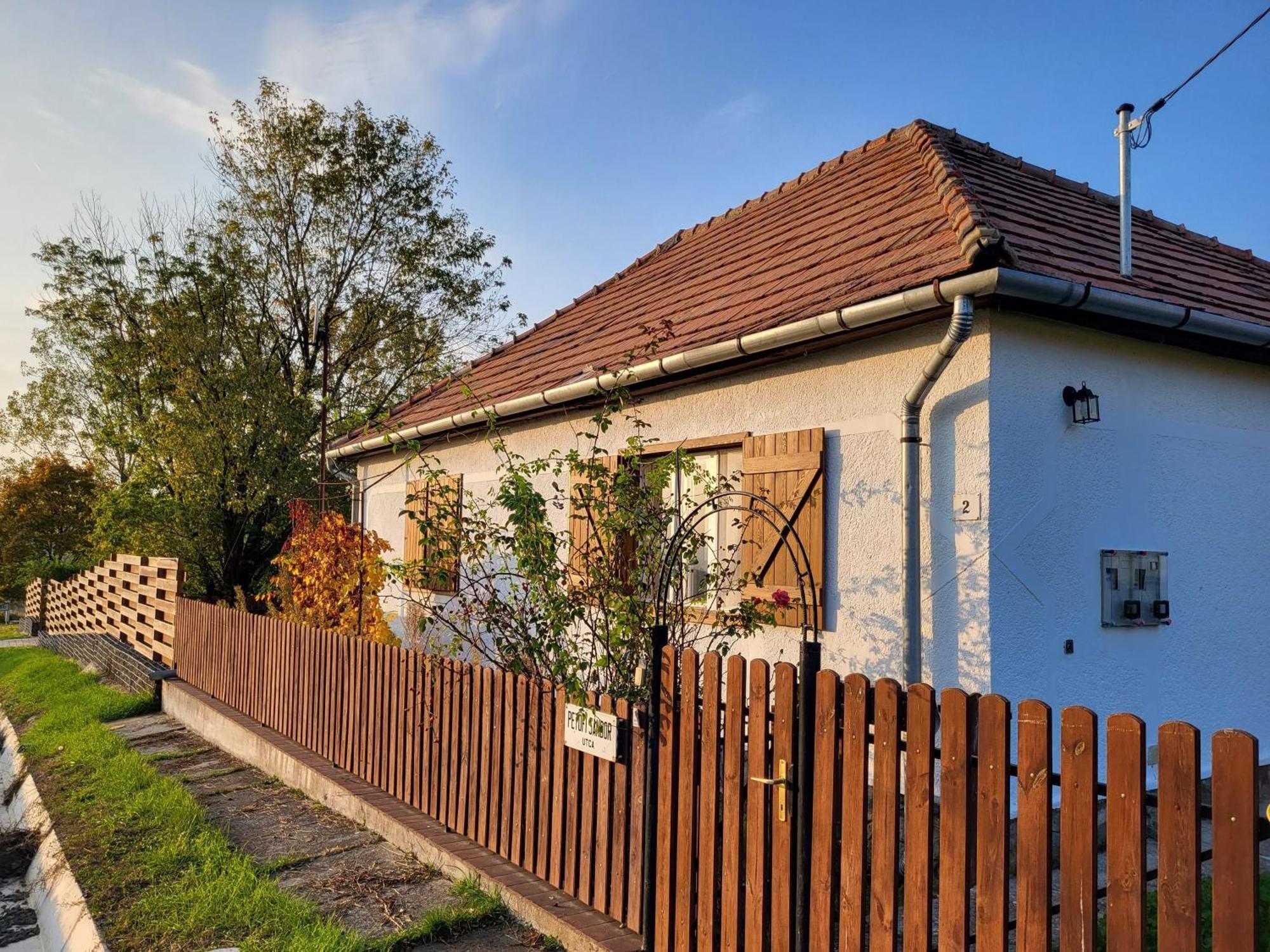 Tepke Guesthouse Garáb Exteriér fotografie