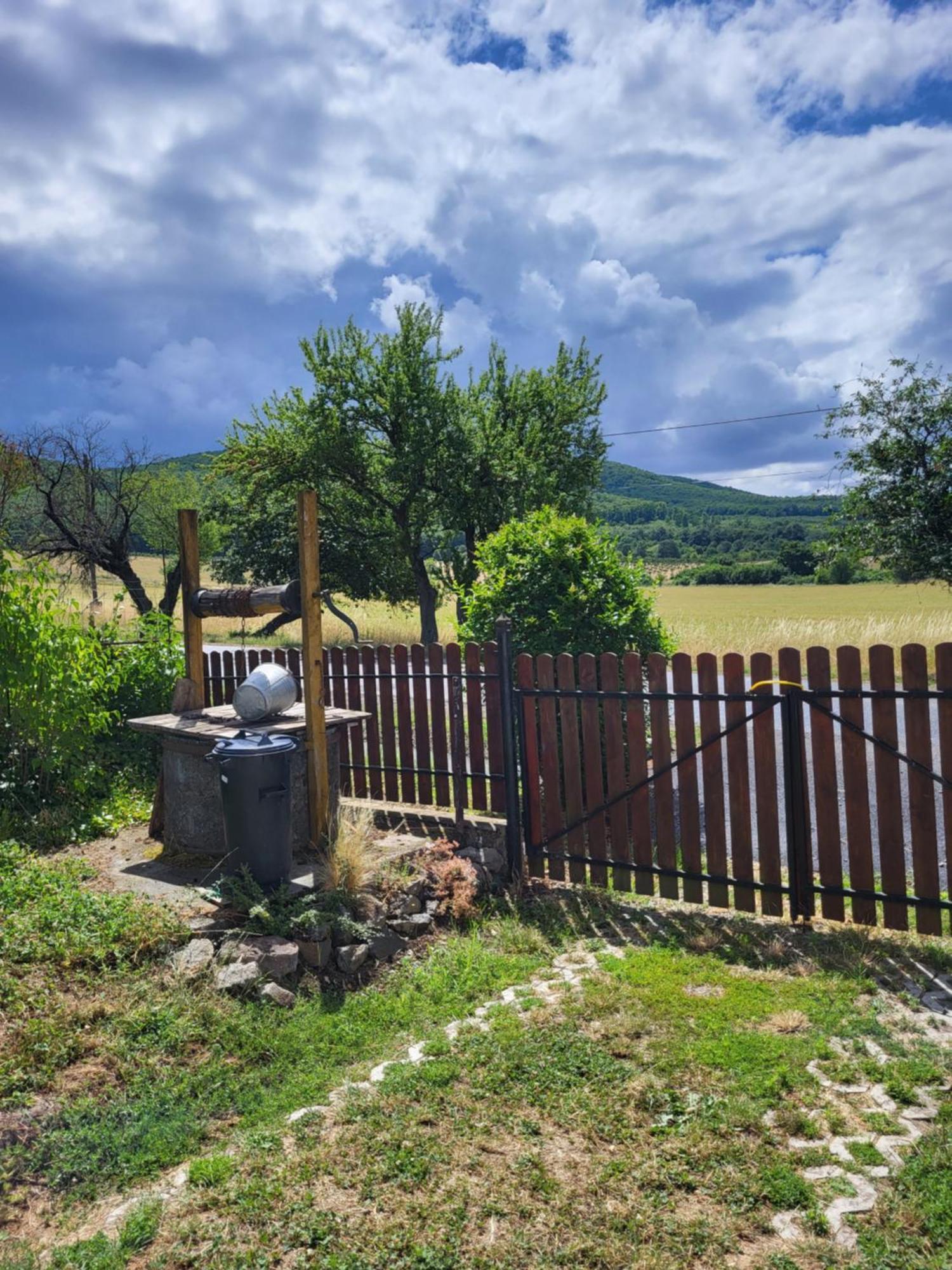 Tepke Guesthouse Garáb Exteriér fotografie